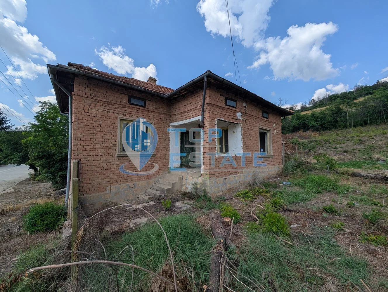 Парцел със стара къща в село Драгомирово - 0