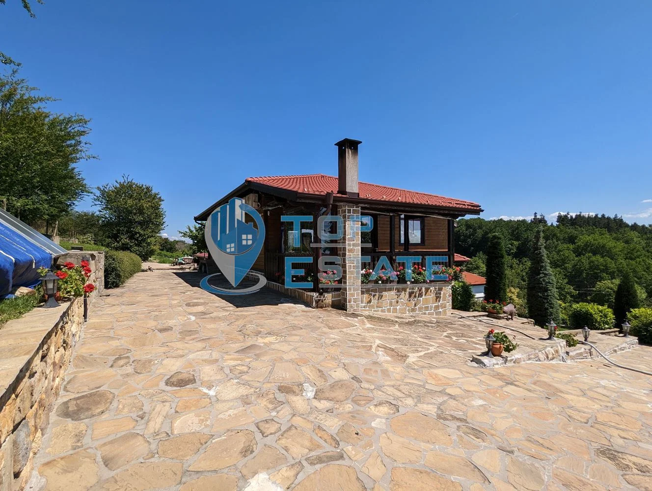Прекрасна новопостроена къща с панорама, красив терасиран двор и басейн в сърцето на Тревненския балкан - 0