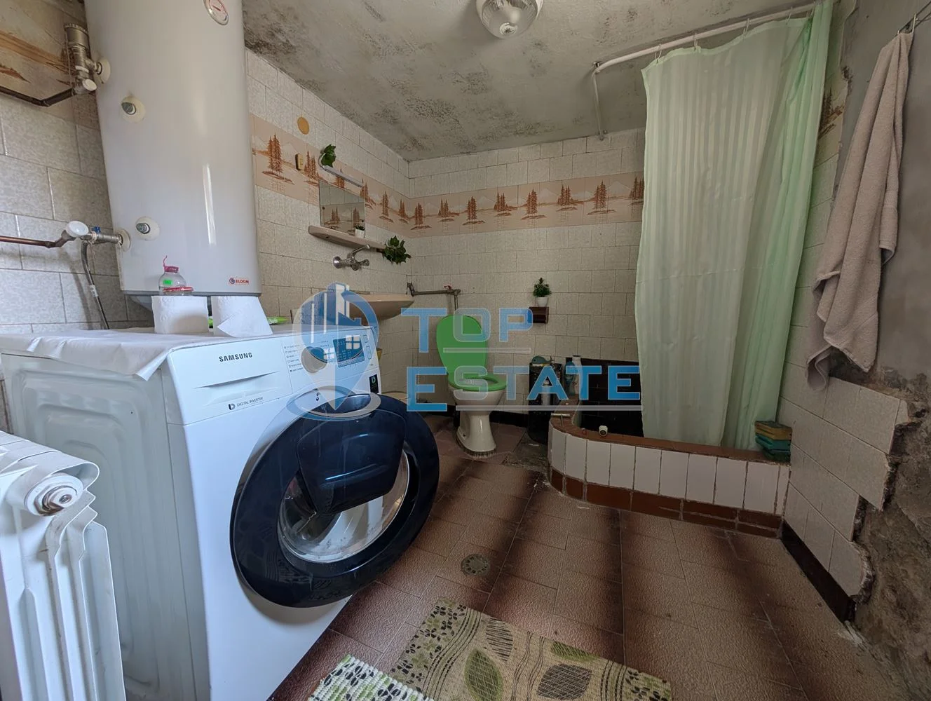 Едноетажна къща с жилищна пристройка, лятна кухня и панорама в град Плачковци - 0
