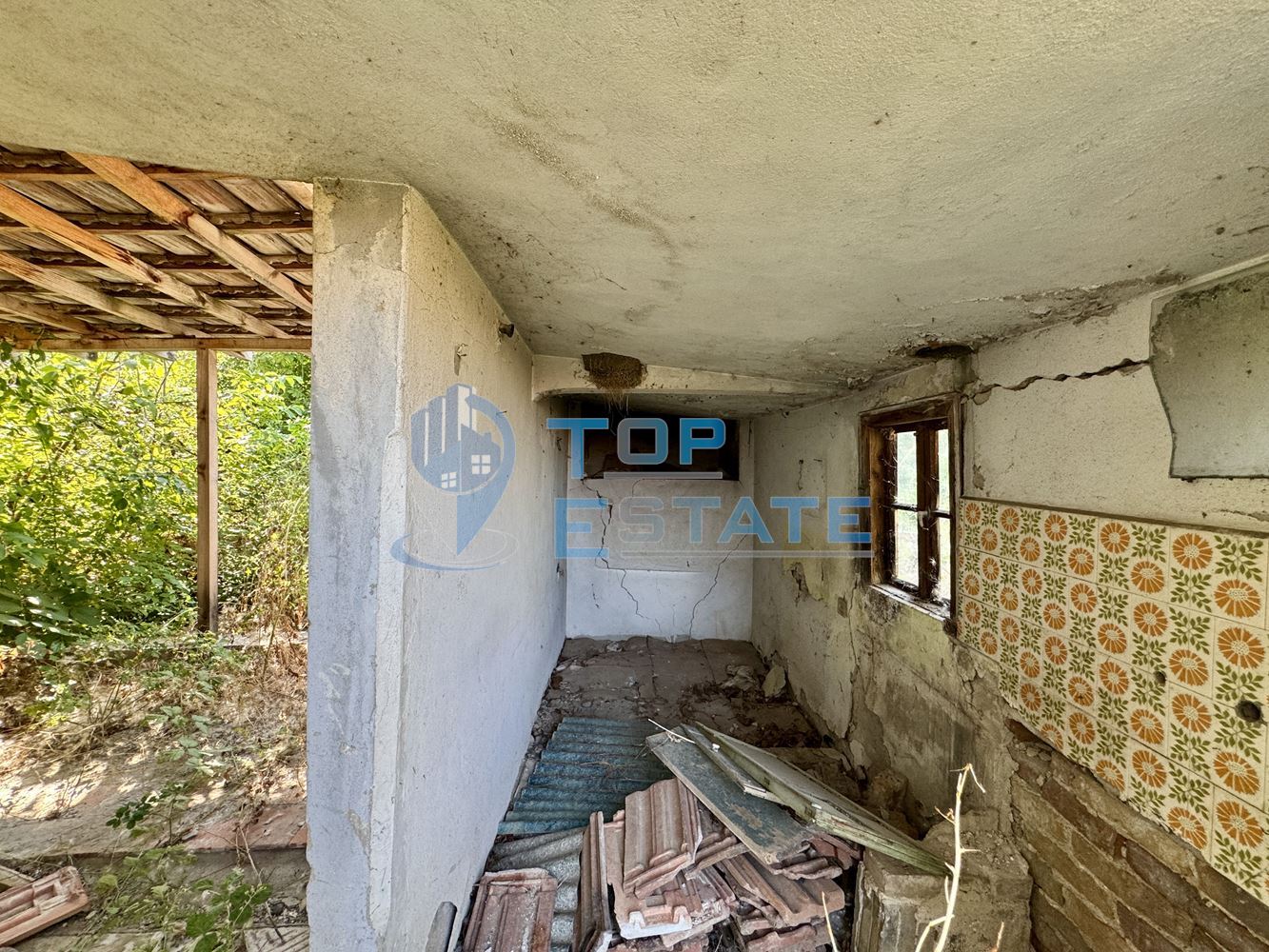Къща с кладенец в село Янтра, област Велико Търново - 0