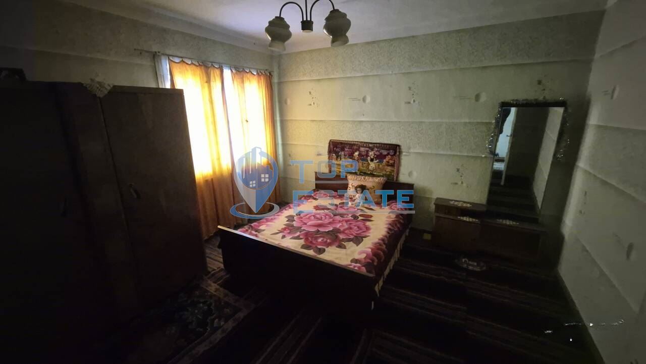 Тухлена къща с допълнителни постройки в село Драгомирово, област Велико Търново - 0