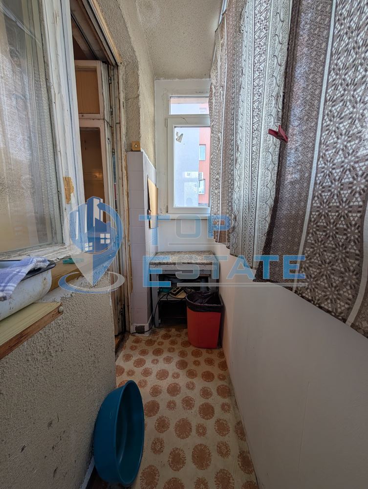 Тристаен апартамент с гараж в санирана сграда в град Горна Оряховица - 0